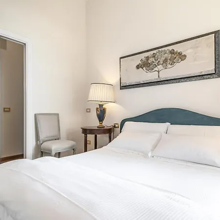 Guesthost - Porta Tufi Luxury With Parking شقة سيينا