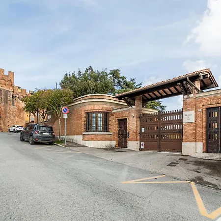 Guesthost - Porta Tufi Luxury With Parking シエーナ
