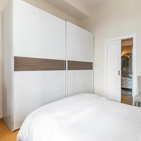 Guesthost - Porta Tufi Luxury With Parking *