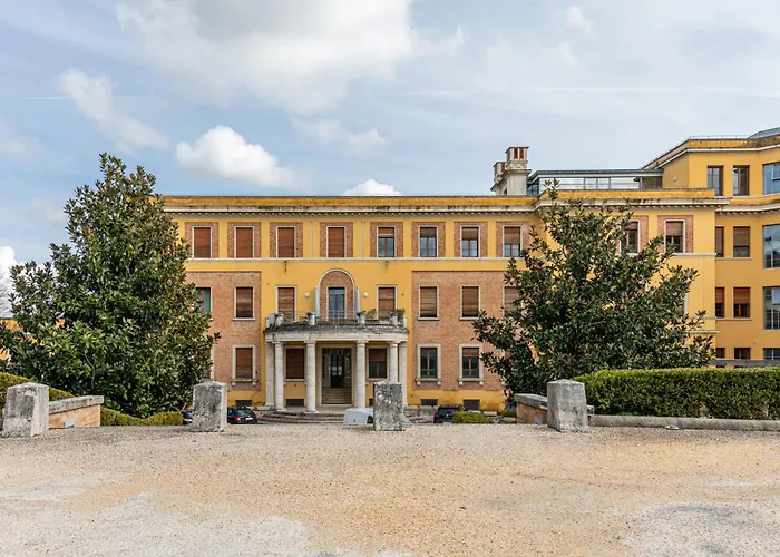 Guesthost - Porta Tufi Luxury With Parking Daire Siena