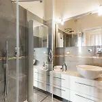 Guesthost - Porta Tufi Luxury With Parking *