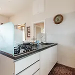 Апартаменты Guesthost - Porta Tufi Luxury With Parking Сиена